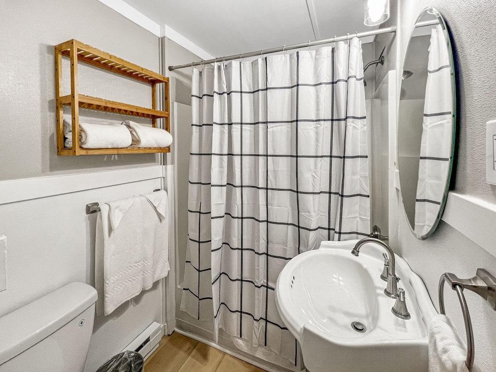 Ocean Air Suites - Property Image 7