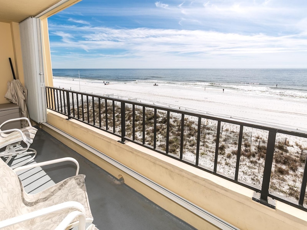 Surf Dweller 402 by Brooks and Shorey Resorts