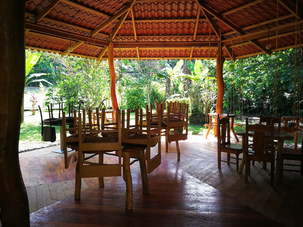Costa Azul Lodge