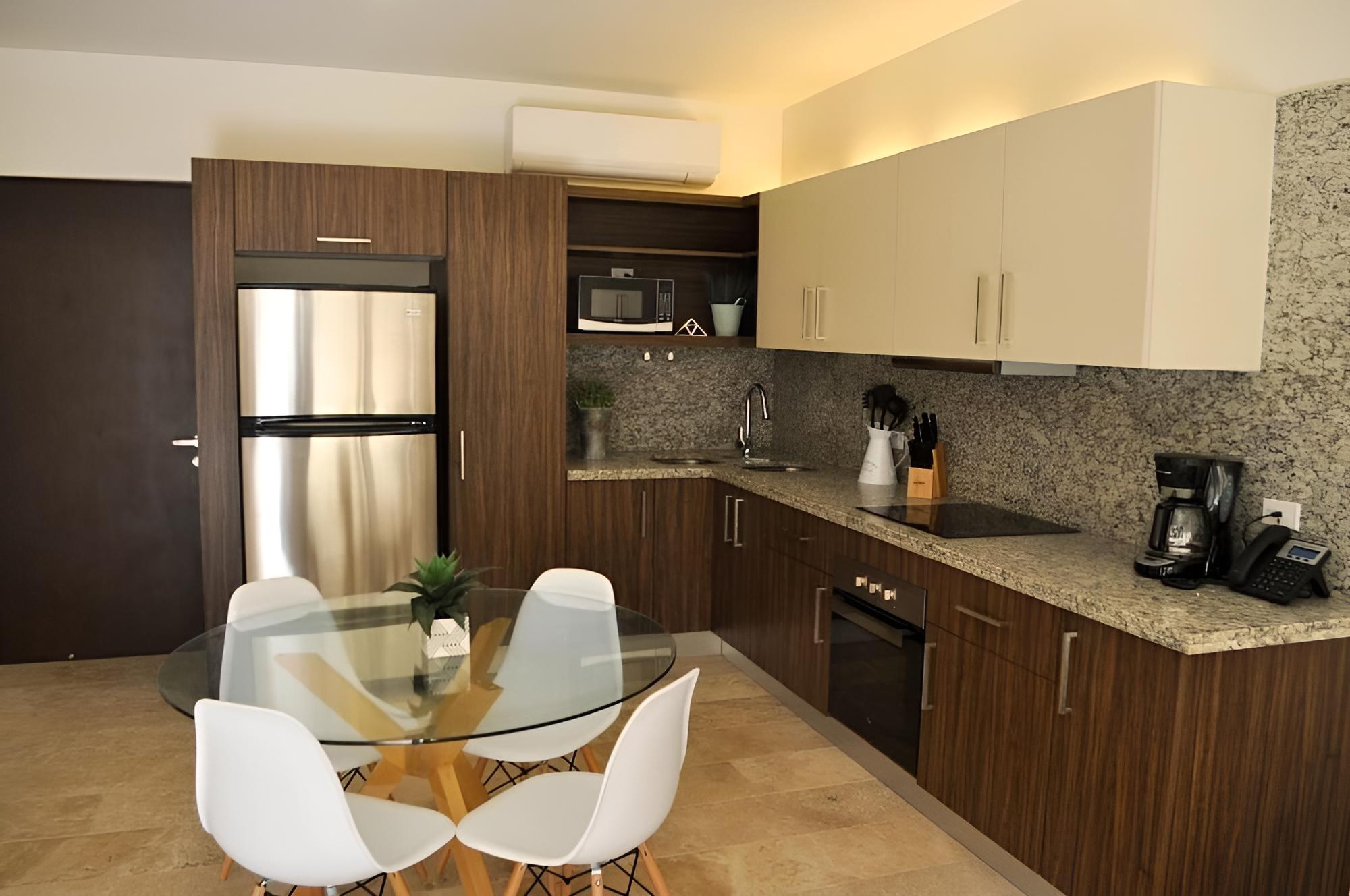 APARTAMENTO LUJOSO PALMARES a mt 5ta Av. view 5