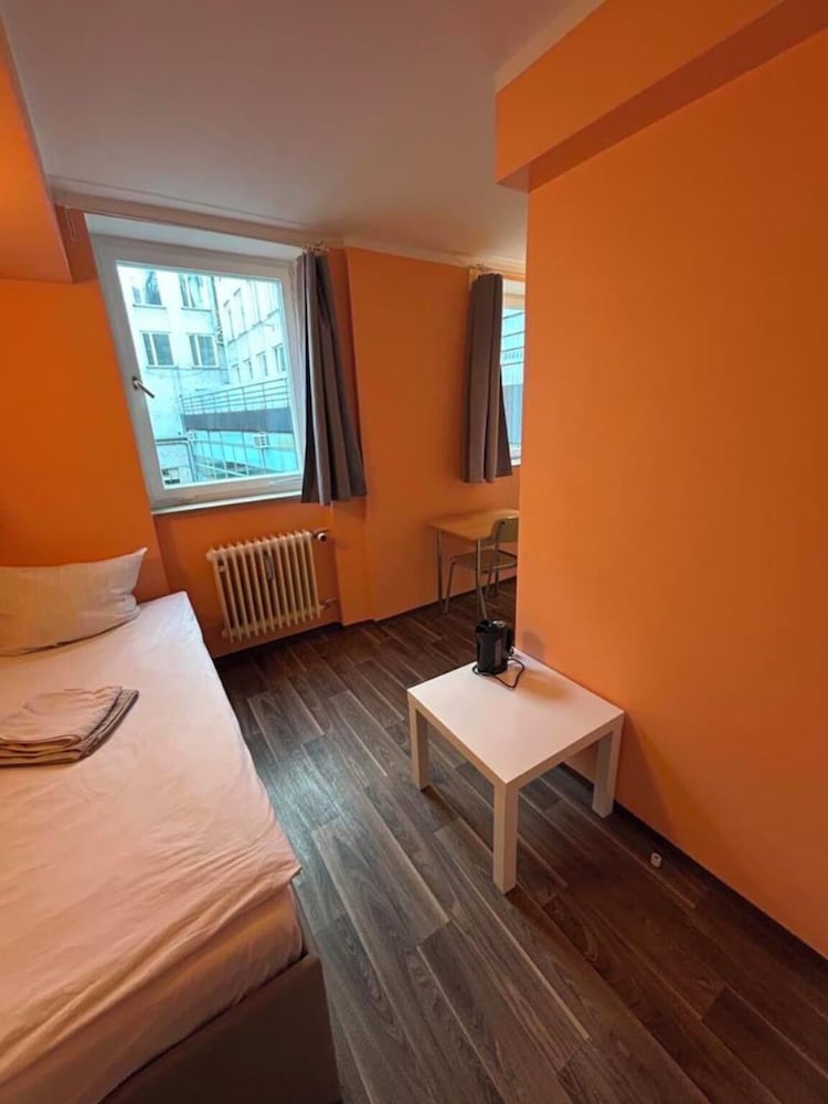 2-Rent Group Hostel Apartments SEN14