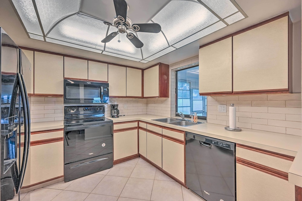Pet-friendly Cape Coral Escape by Bike Trails - Property Image 21