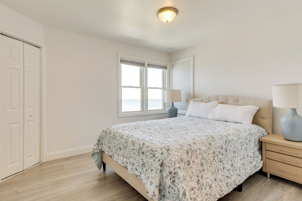 Oceanfront Cottage on Cape Cod Bay w/ Game Room