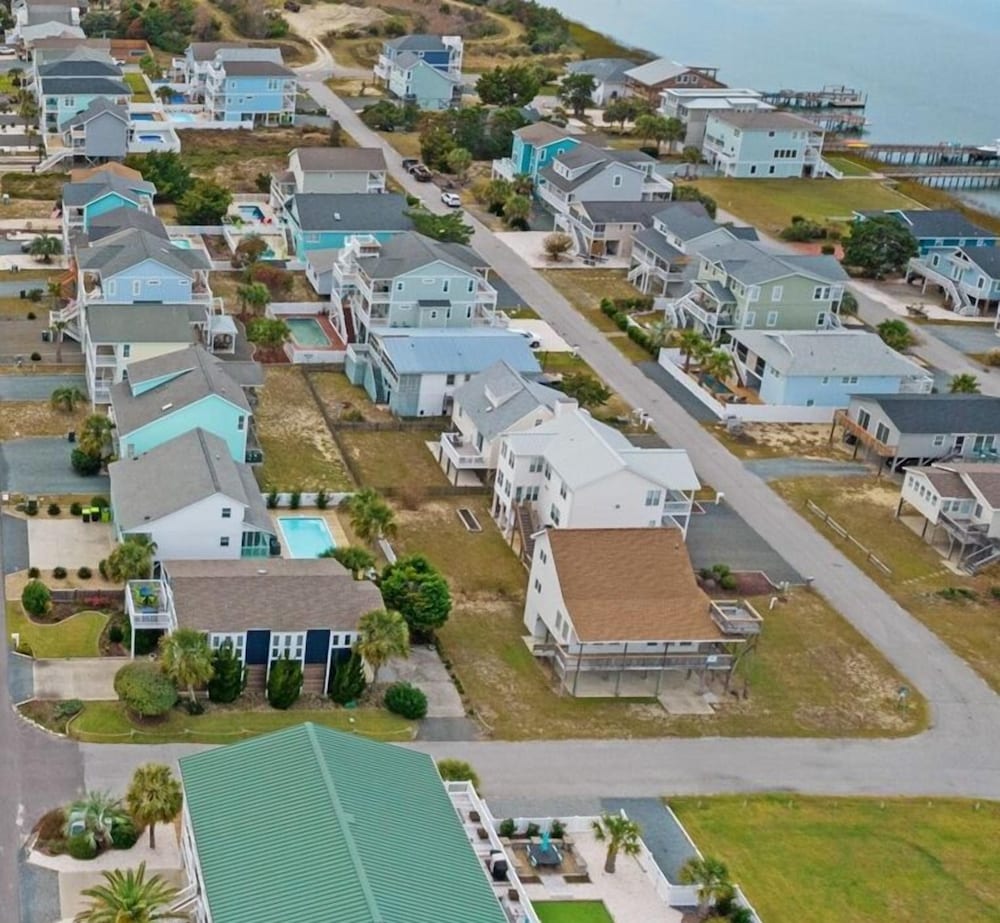 Sea You Soon / 207 Brunswick Ave West 4 Bedroom Home by RedAwning view 5