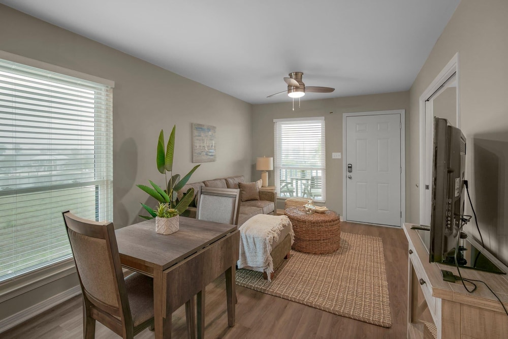 The Cove 205b