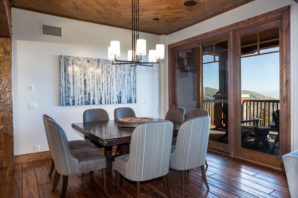 Grand Lodge - 3-Bedroom Deluxe #408 - Ski-in/out 3 Condo