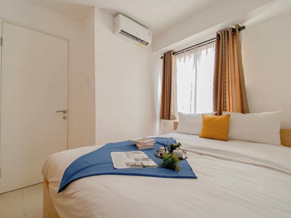 Comfy And Restfull 2Br Near Mall At Bassura City Apartment