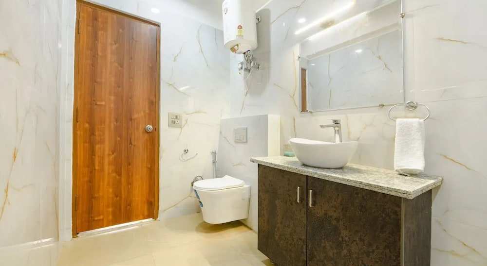 Hotel Greysky Residency New Delhi