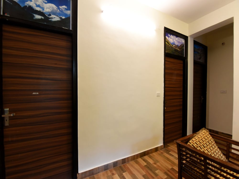 OYO 12818 Dev Villa