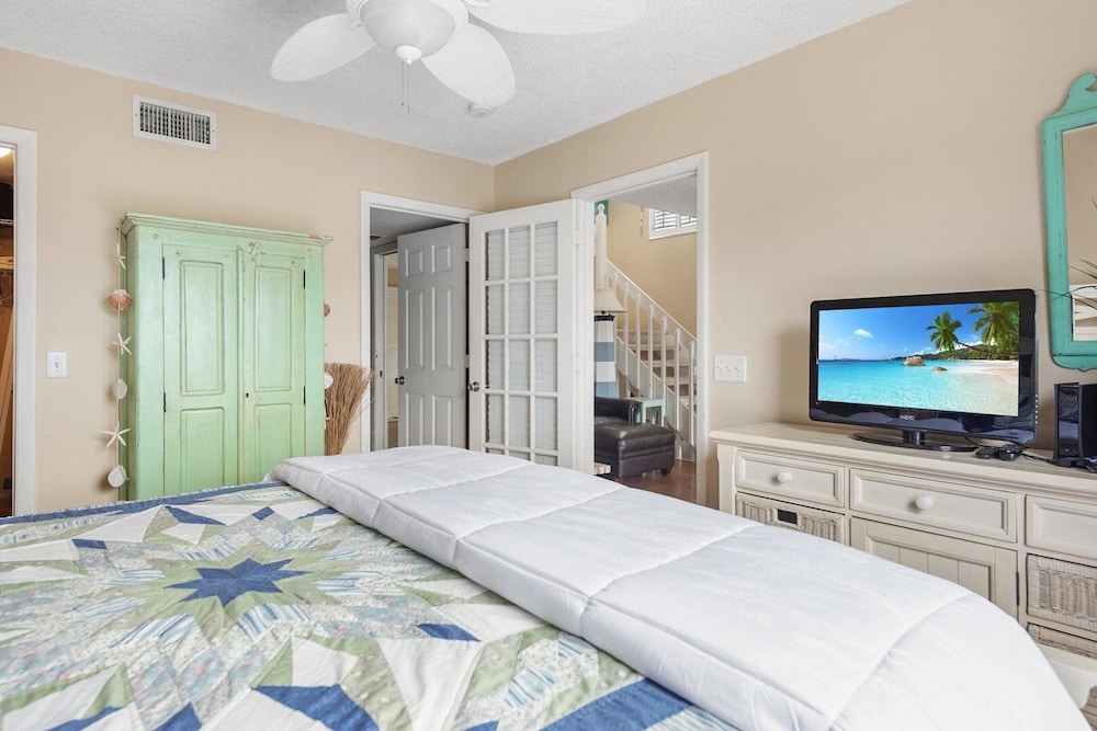 North Beach Village 6325 3 Bedroom Home by RedAwning view 2