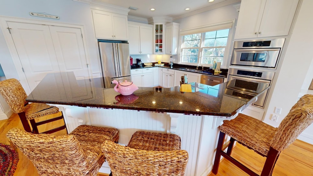 Mimi's Mermaid's & Memories by Tybee Vacation Rentals