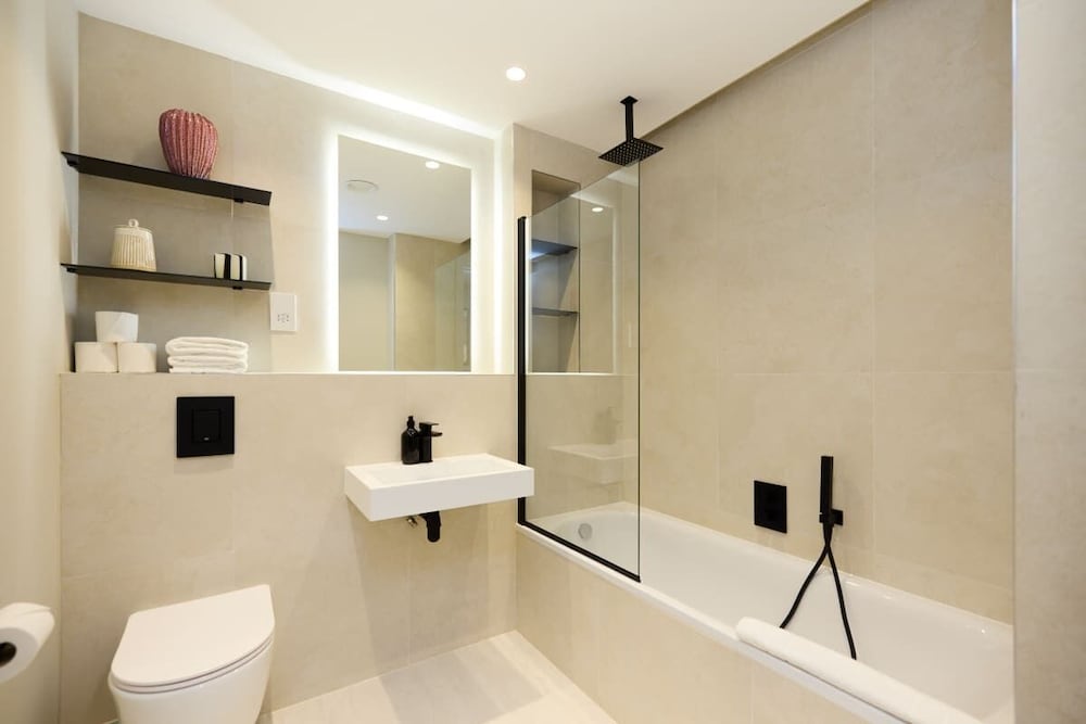 The Letchford Garden Mews - Elegant 2bdr House With Garden & Patio