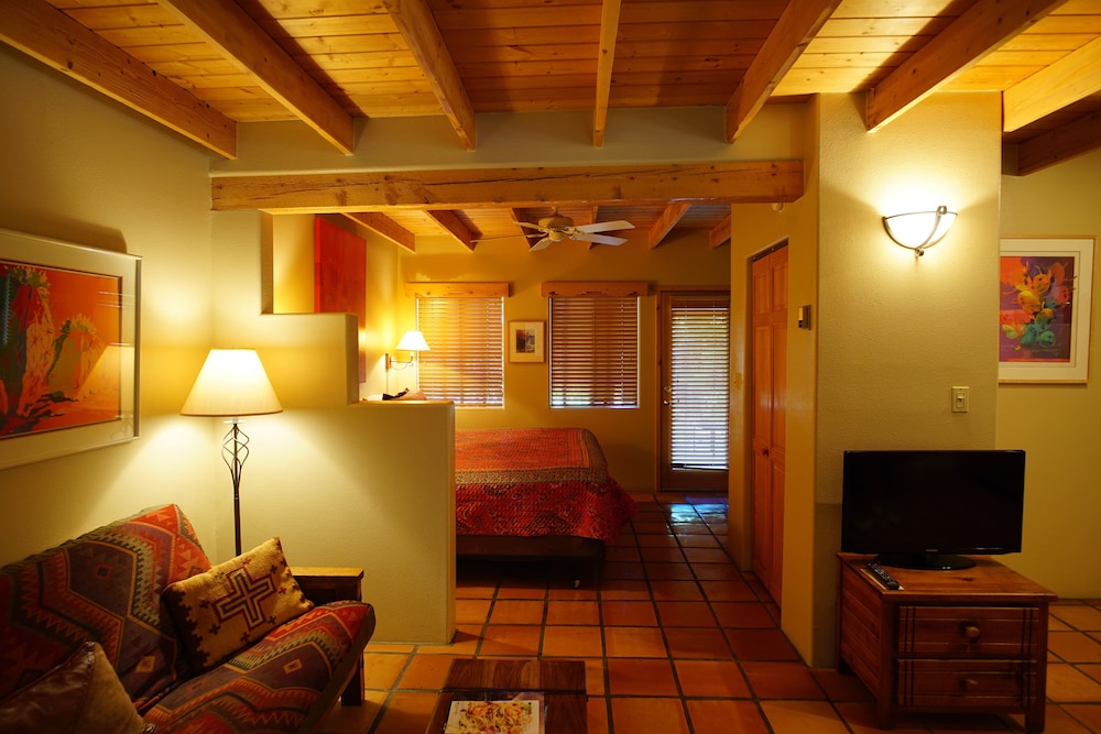 Burch Street Casitas Hotel Taos