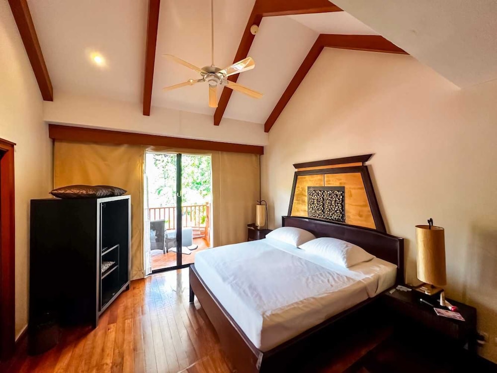 Beautiful 3-bed Villa in Cherngtalay, Thalang
