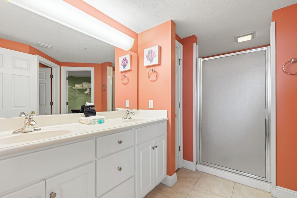 Treasure Tides3br Beachfront Corner Unit Sleeps 8 With Stunning Gulf Views!