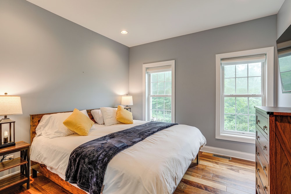 Game Room & Hot Tub: Big Fun in Ellicottville
