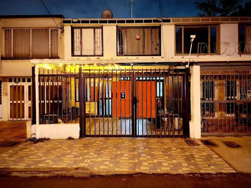 Kuyay Yachi Hostel
