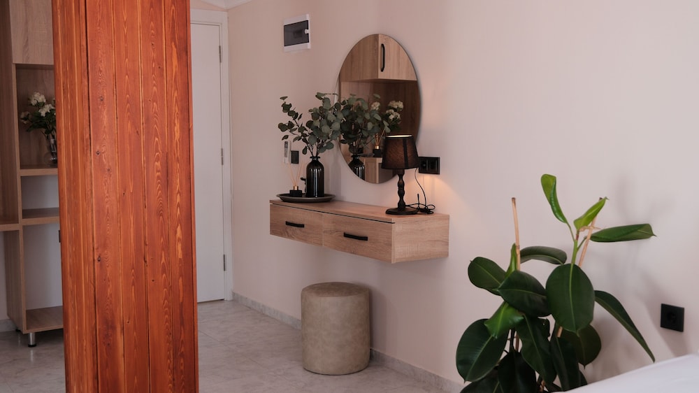 Marina Lora Butik Otel Sığacık
