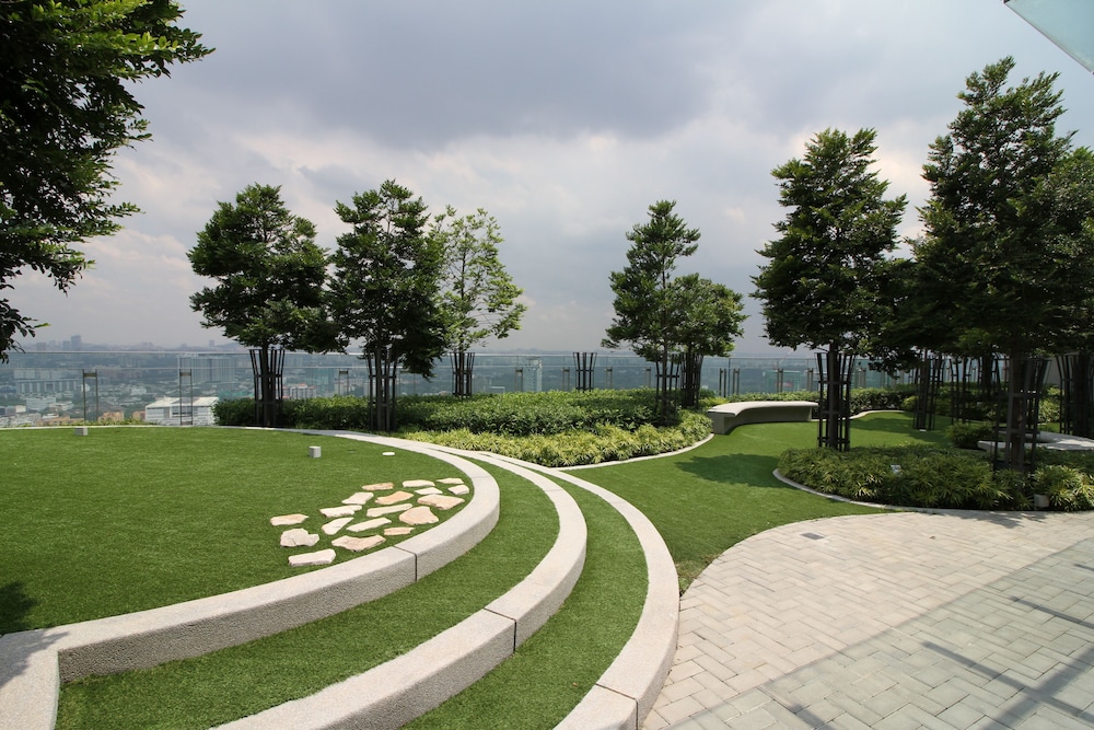 Robertson BY Shahjalal Suites
