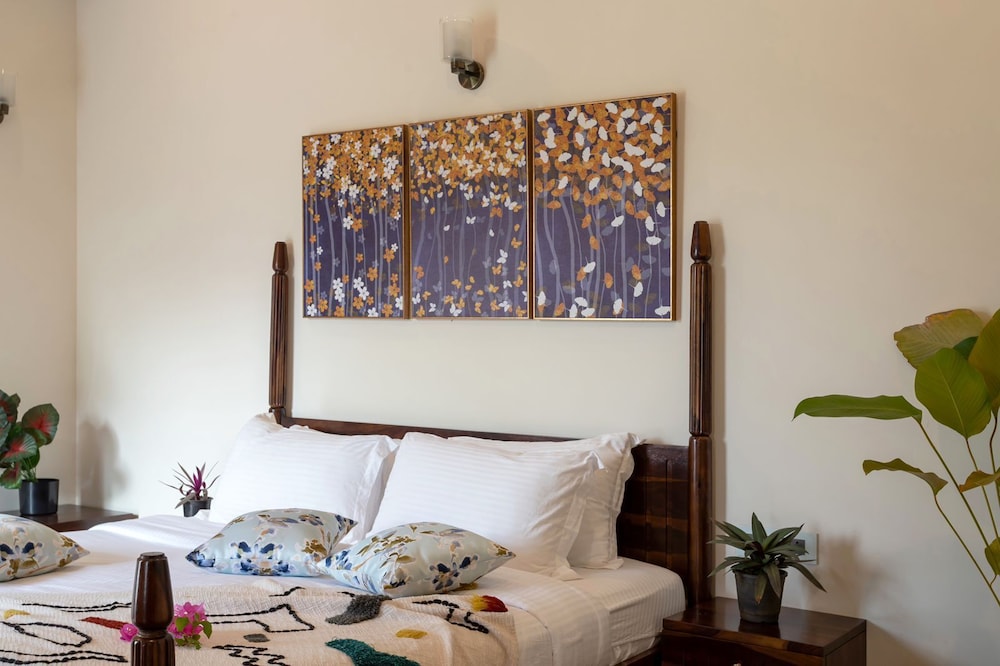 AquaVista Assagao Residency