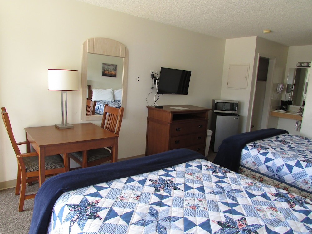 Douglas Inn & Suites view 2