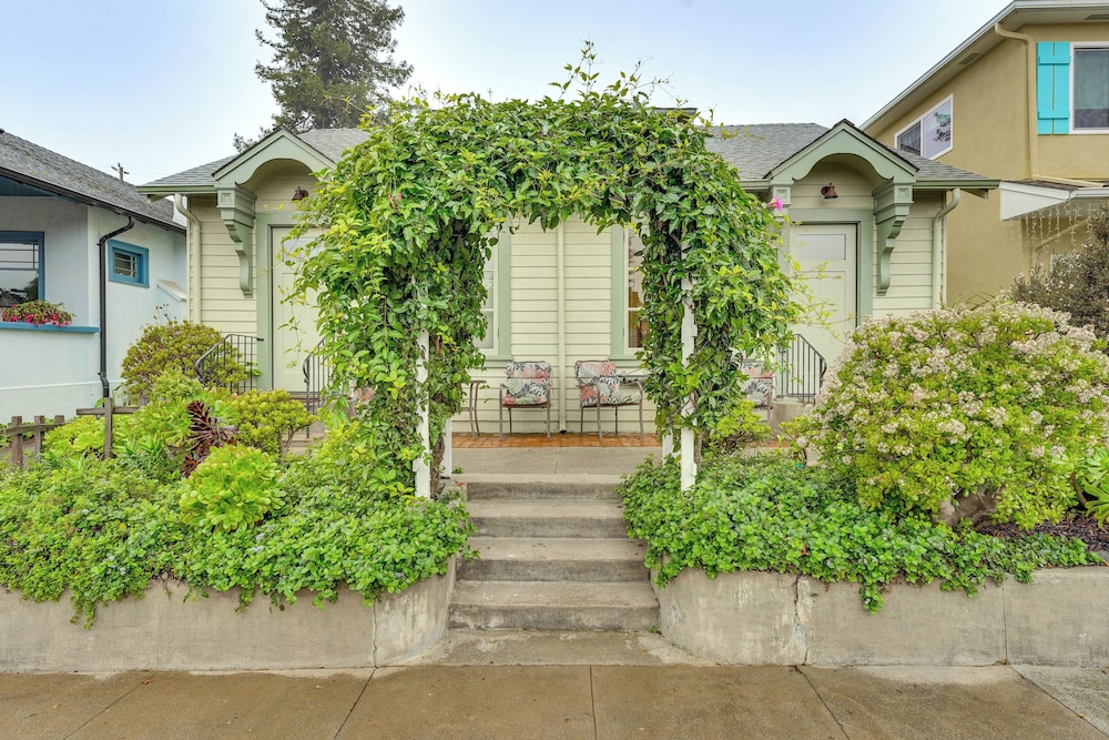 Inviting 1BR Patio Full Kitchen