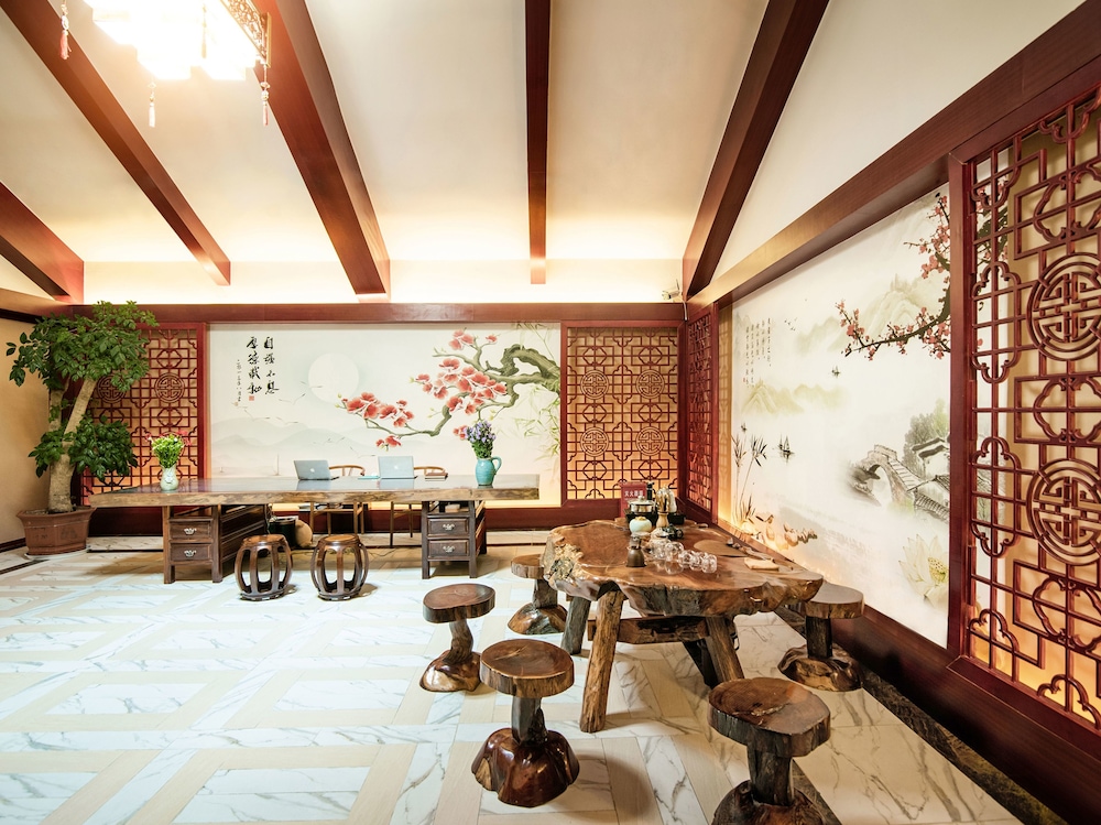 IMeet Hotel Dali Garden Villa view 3