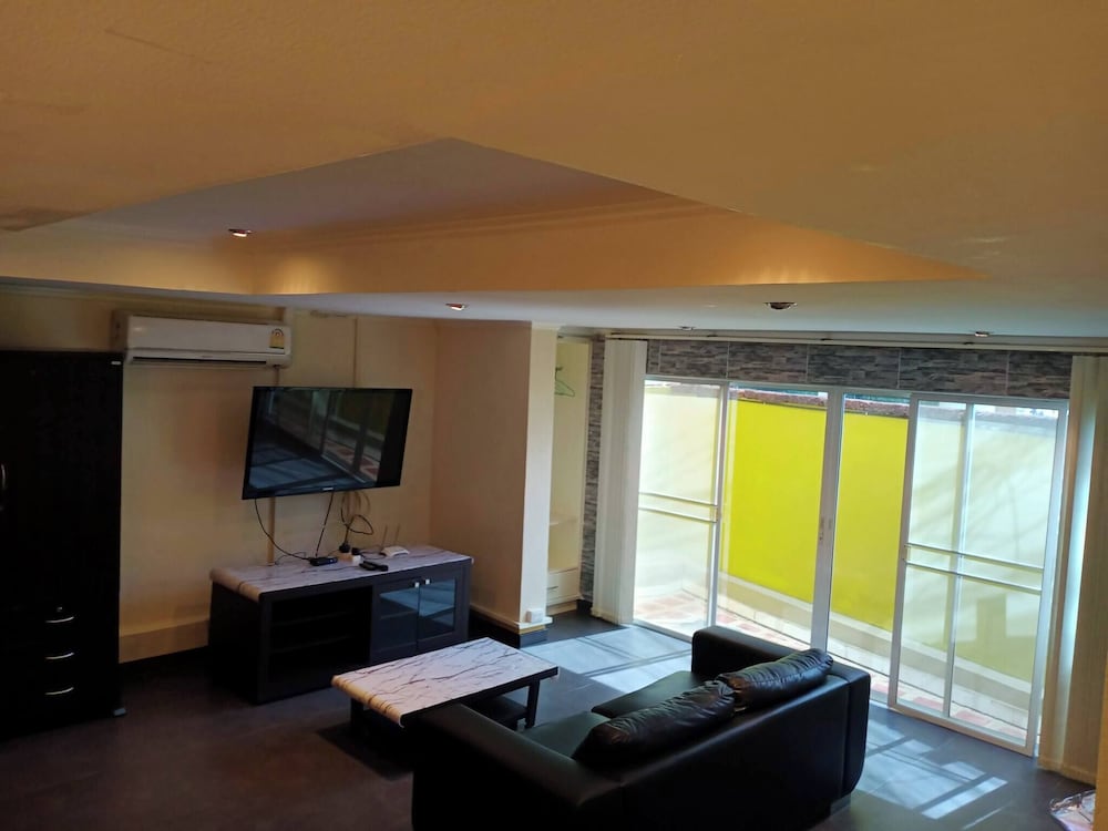 Spacious 65sqm Luxury Loft Studio Type Apartment 101b