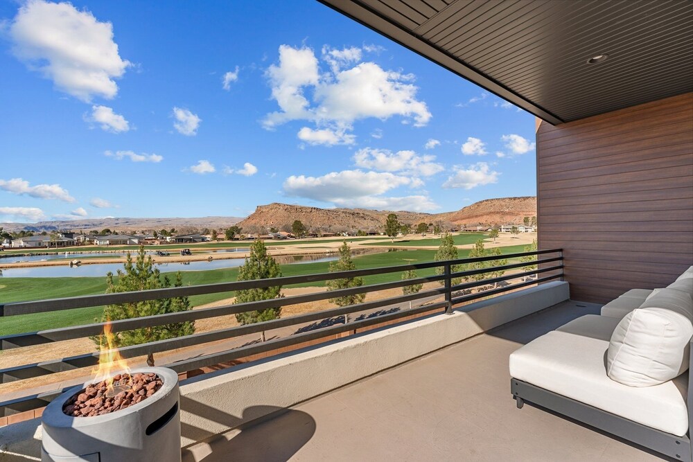 Villa #20 At Bloomington Country Club 3 Bedroom Condo