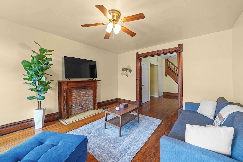 Vino & Vibes Villa Sleeps 6!