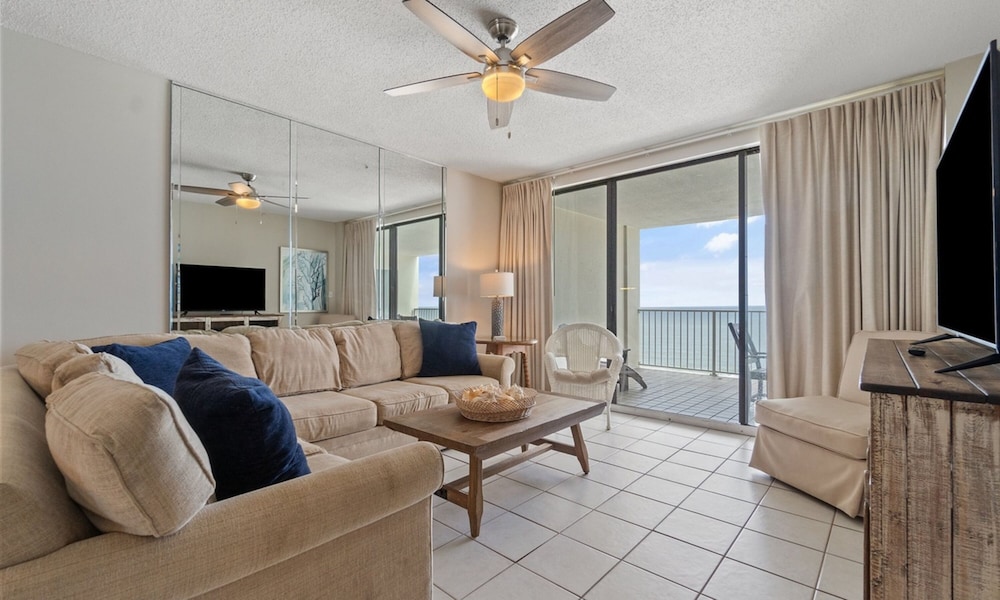Pelican Pointe 1203