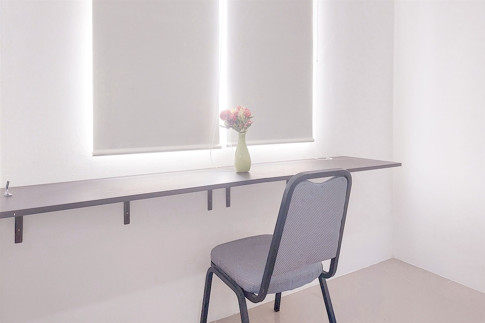 Relaxing And Homey Studio At Urbantown Serpong Apartment