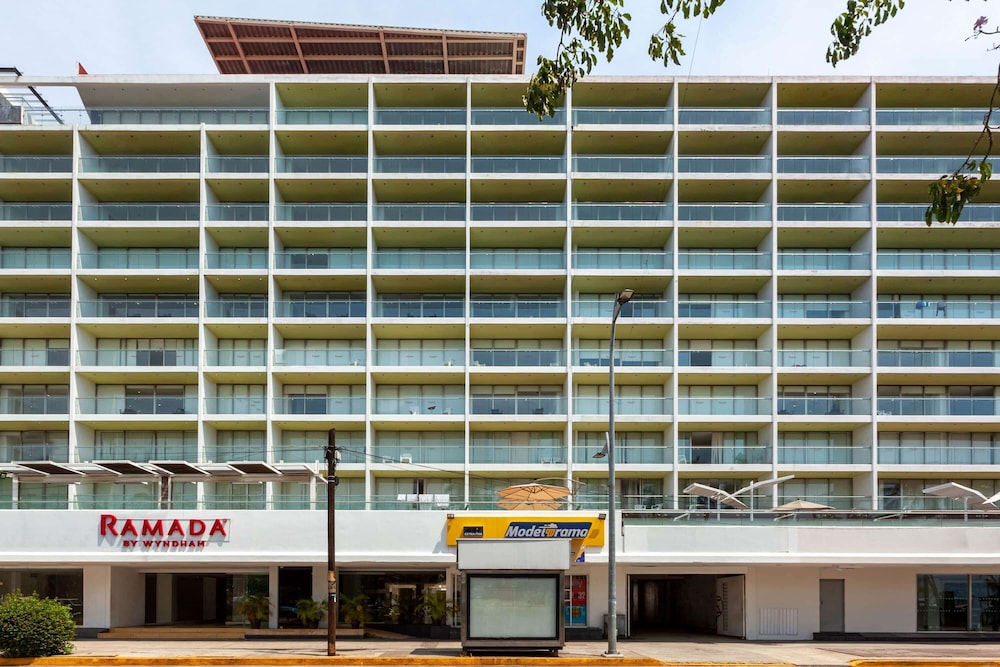 Ramada by Wyndham Acapulco Hotel  Suites - Property Image 26