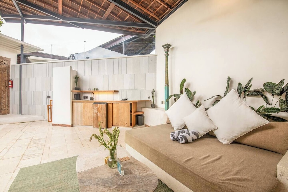 Cozy 1-br Villa, 800m From Echo Beach