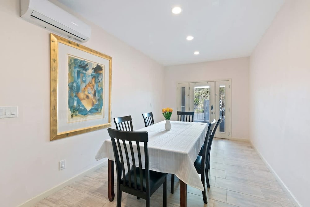 Spacious Single Level Home In Poway