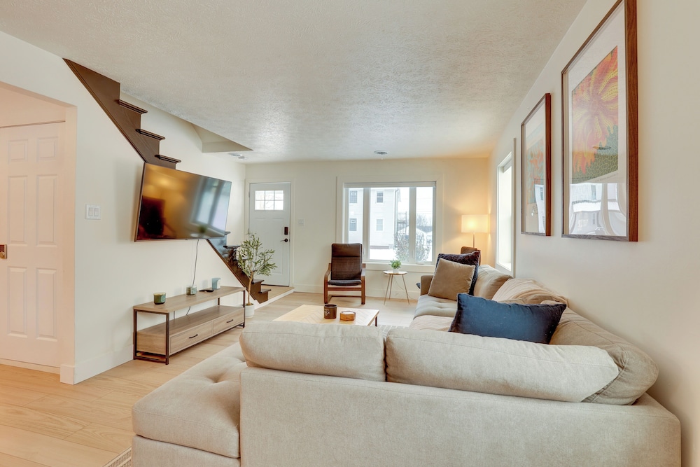 3 Mi to Dtwn & Ysu: Updated Youngstown Home, photo 17