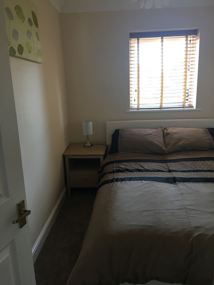 Eaton Ford Green Apartment view 5