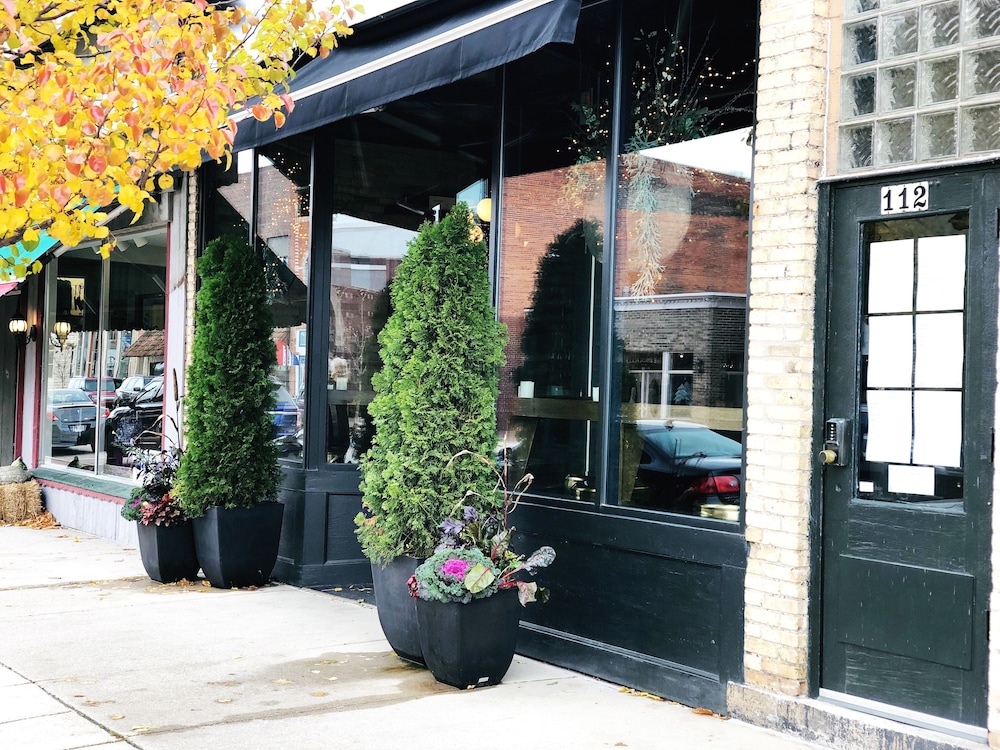 Hotel Inn at Cedar Crossing - Image 1