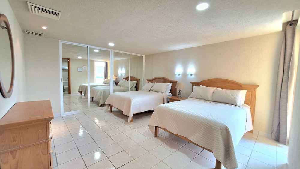 Ocean view 2BR Condo downtown Cozumel