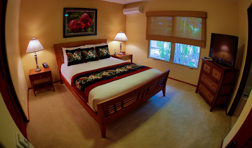 Alii Point #15 - Almost Oceanfront 3 Bedroom Home by RedAwning