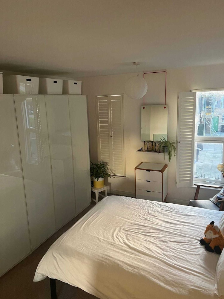 Tranquil 1 Bedroom Apartment With River View