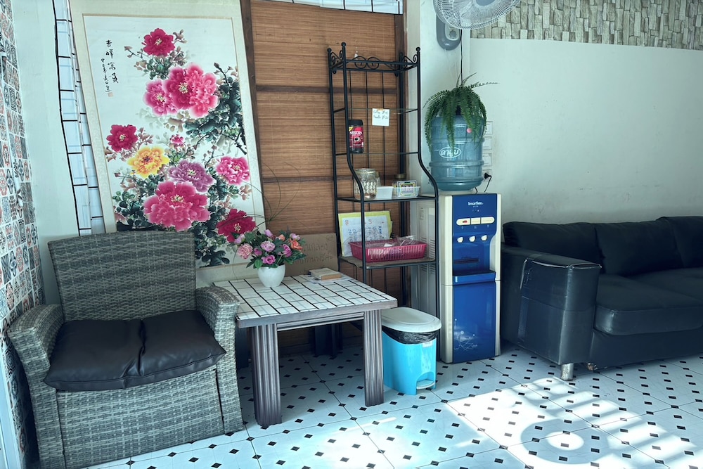Rama 3 Sunrise Hostel