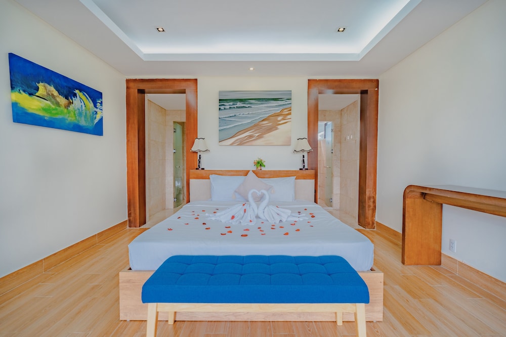F4 villa in The Ocean Villas Resort view 4