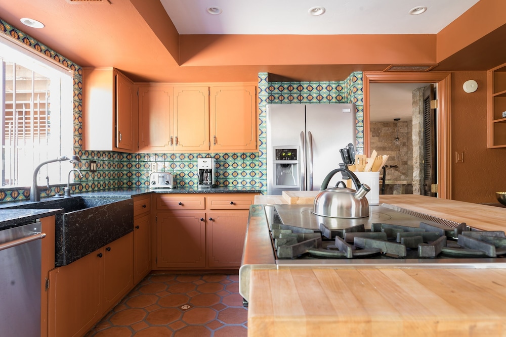 La Casona by Avantstay Gorgeous Spanish Style Oasis w Historic Charm Pool