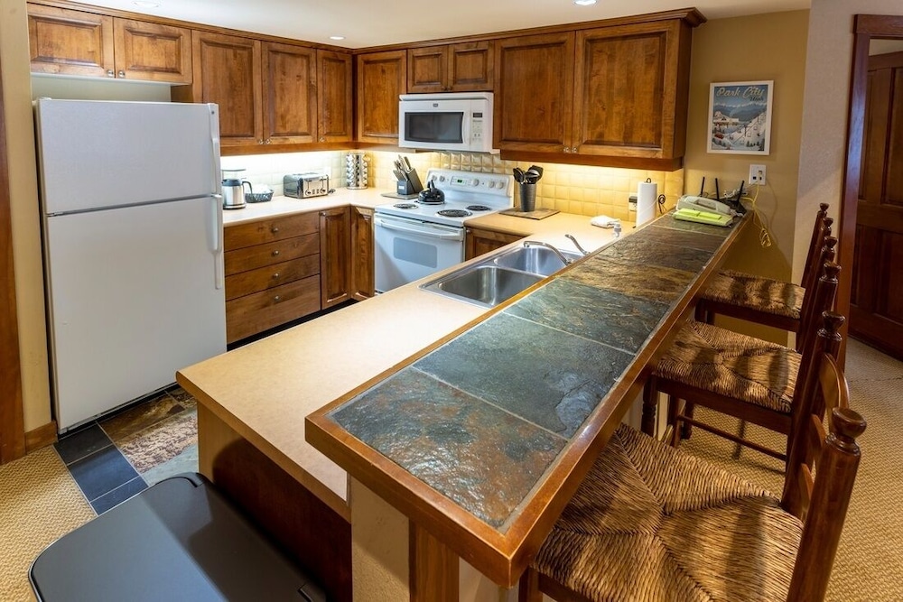 3323 - Two Bedroom Standard Powderhorn Lodge 2 Condo