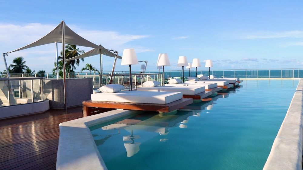 Setai Yacht Premium - By Almare Flats