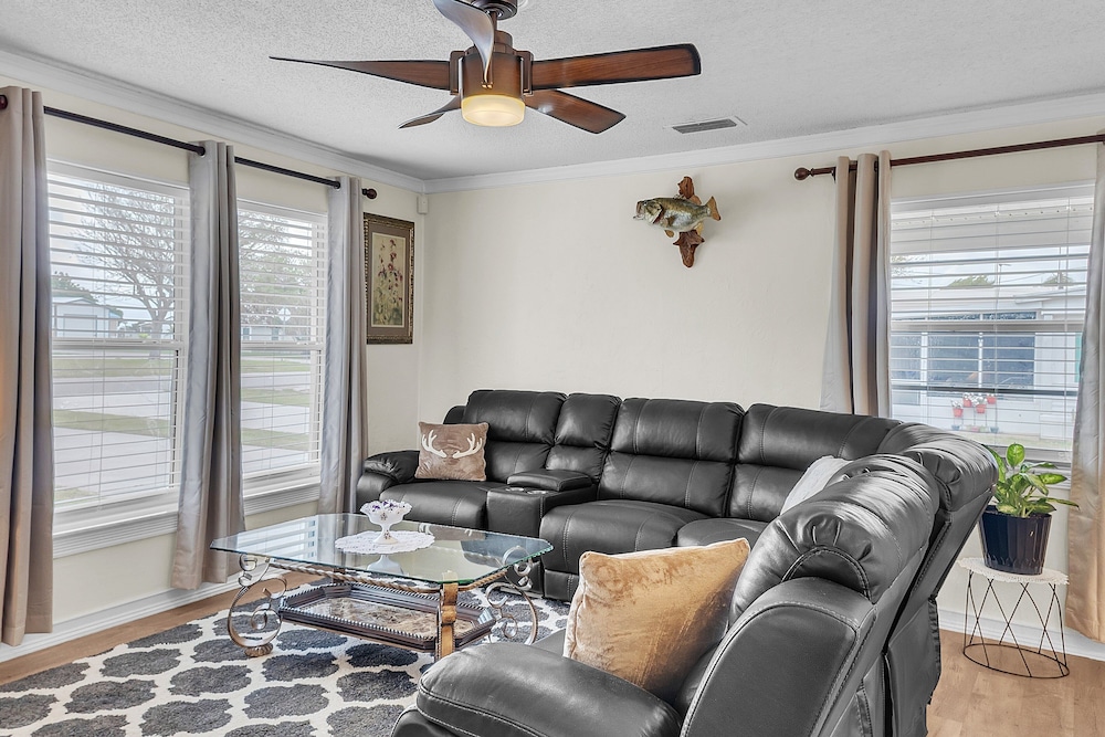 Cozy And Relaxing Fishing Retreat 3 Bedroom Home