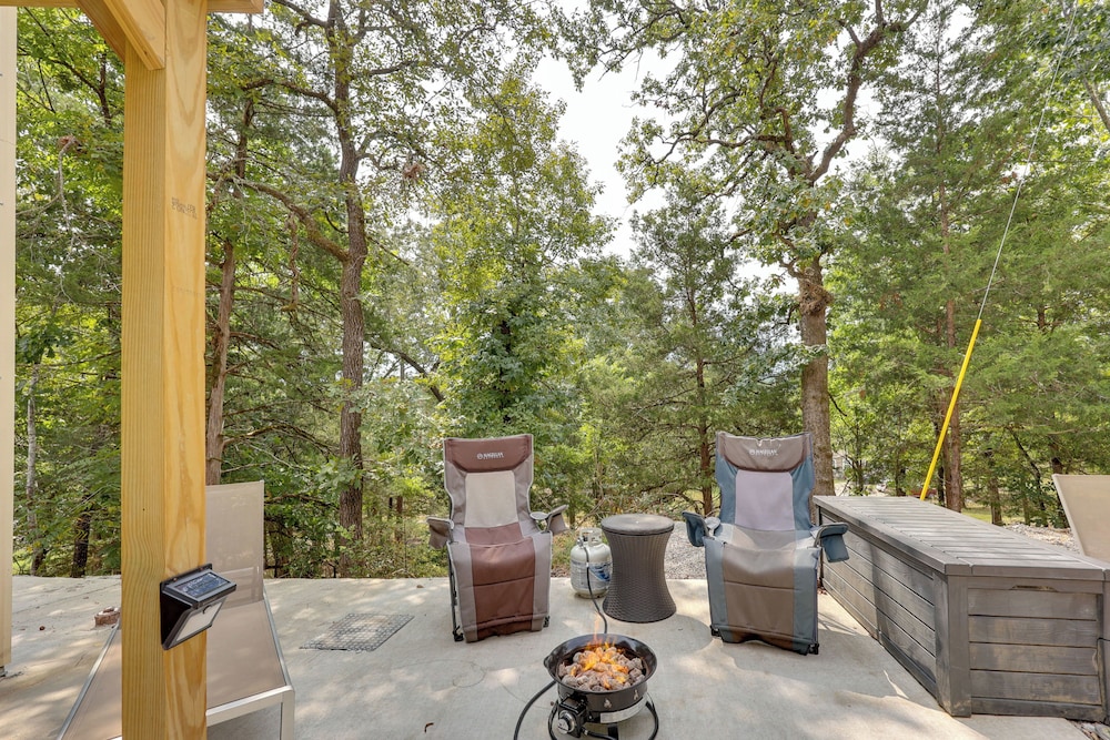 Walk to Lake Ouachita: Peaceful Duplex w/ Patio!