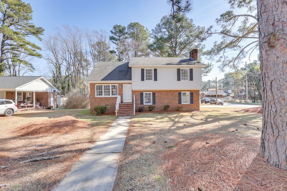 4 Mi to Dtwn: Home w/ Deck & Yard in Wilson