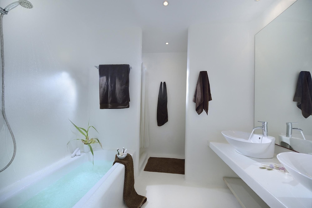 Simone Elmina Villas in Mykonos view 4